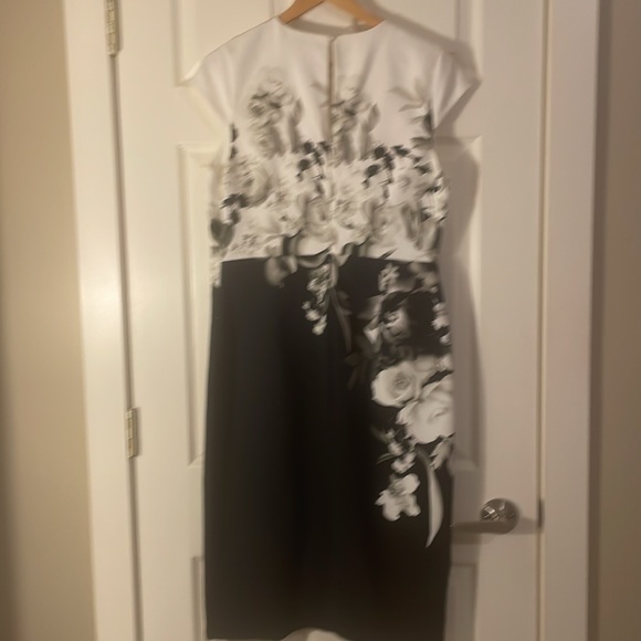 🖤Reitman’s Classy black and Ivory floral dress - Picture 6 of 10